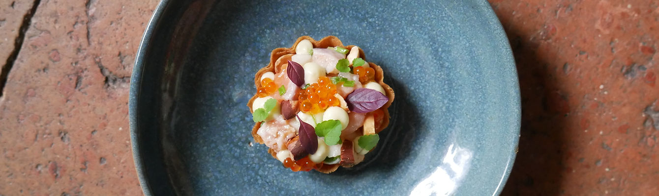 Tartelette, tartare de truite, pomme granny smith, mayonnaise citronnée, oeufs de truite
