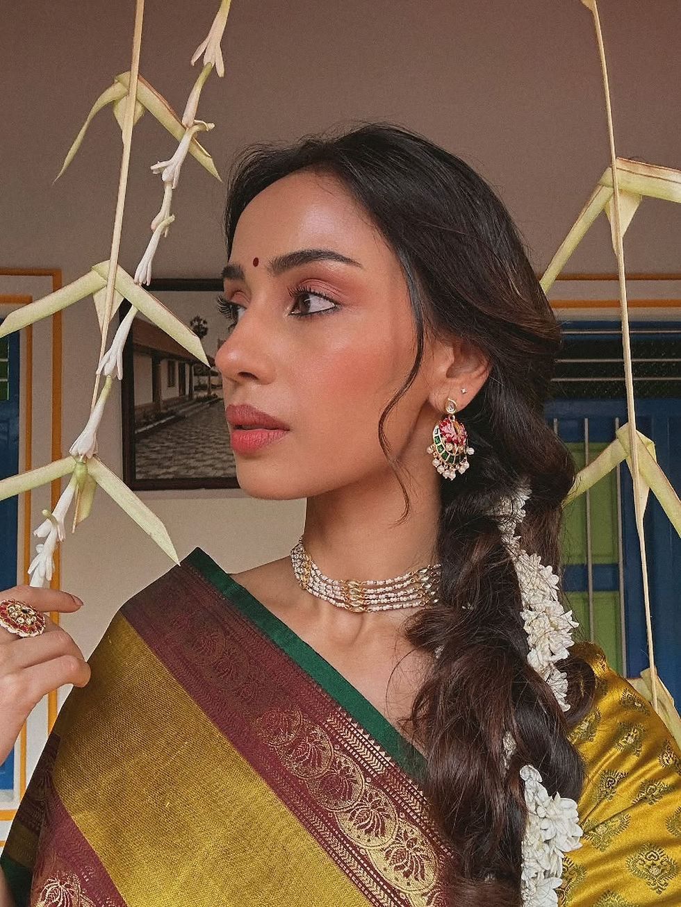 Thumbnail: Goldtone Kundan Patra Choker