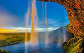 iceland-seljalandsfoss-waterfall_2.jpg