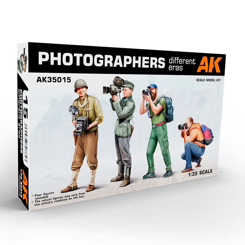 AKI: Photographers different eras 1:35 scale