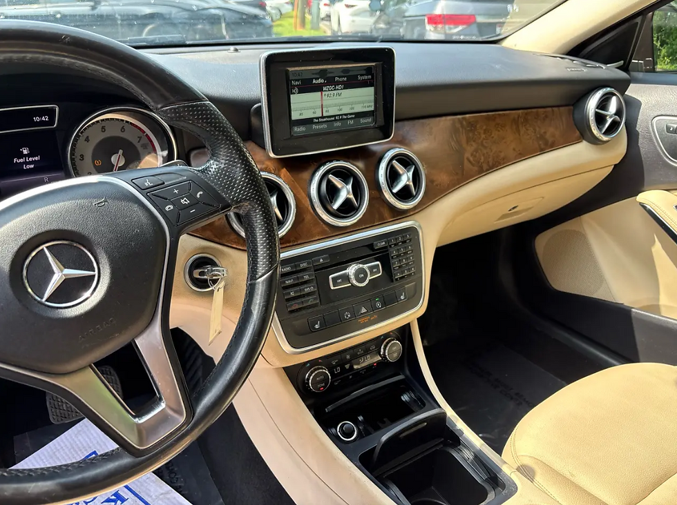 Thumbnail: 2015 Mercedes-Benz GLA-Class GLA250