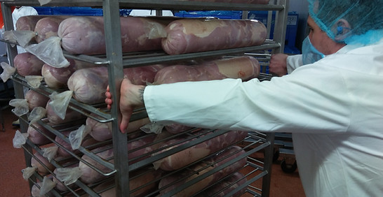 Pushing of trolley with awkward grip