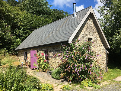 The little cottage Ty Nos