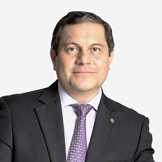 Eduardo Rosero foto.jpg