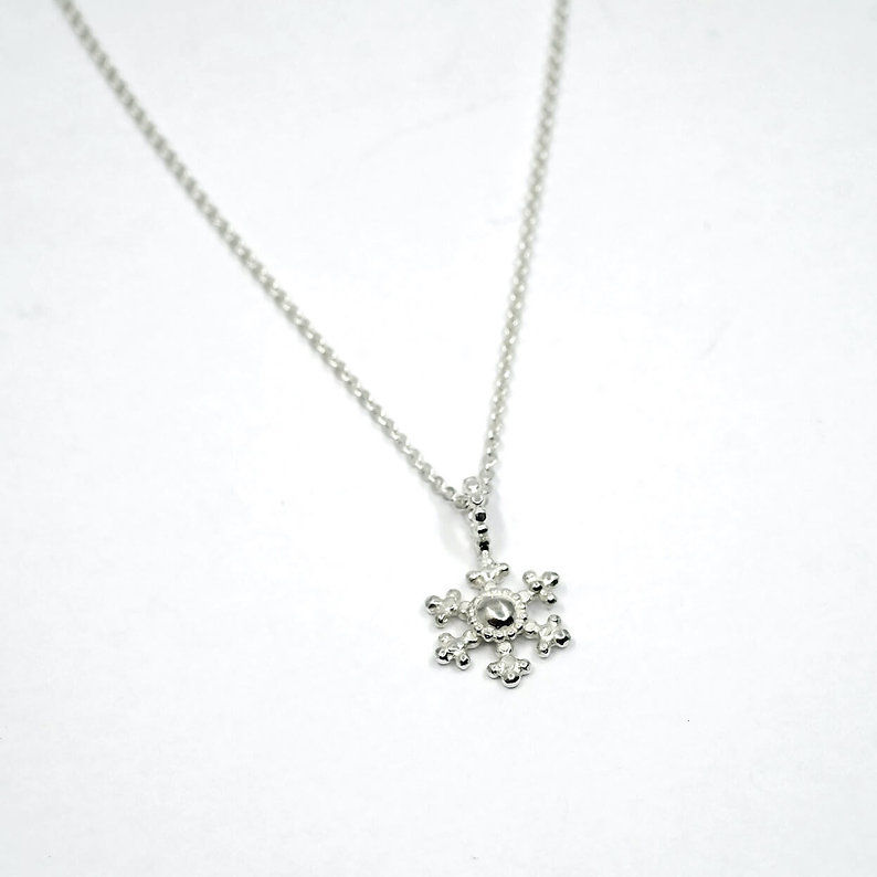 Miniaturbild: Schneeflocke - Kette