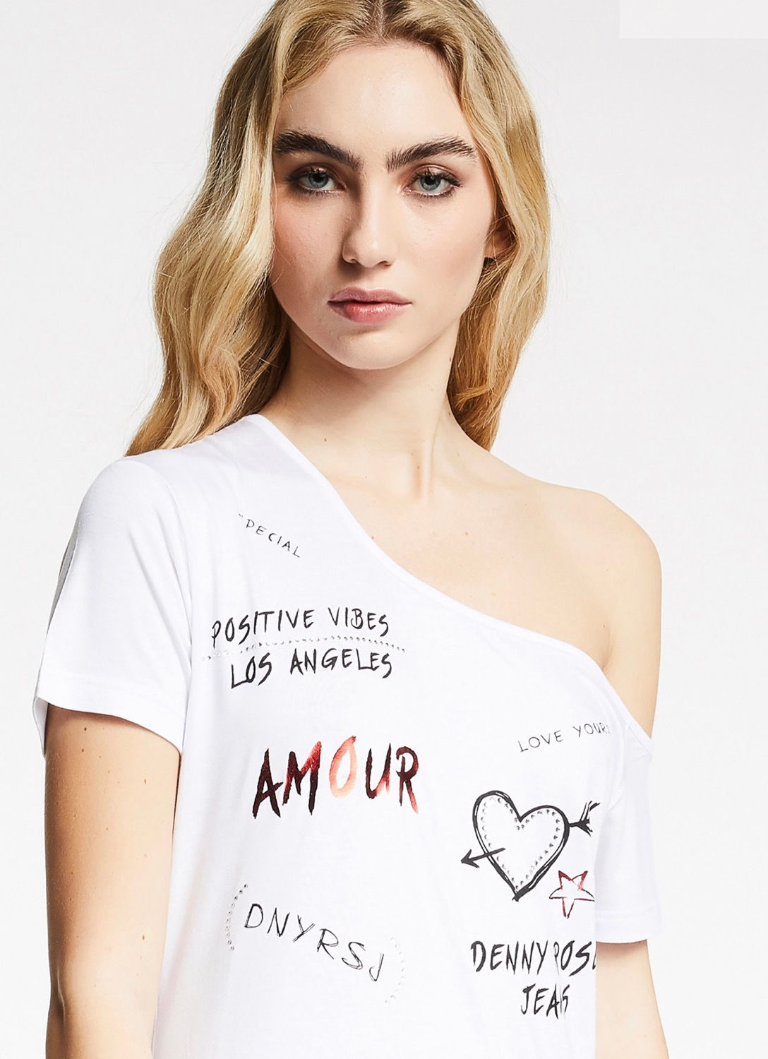 T-shirt con lettering 