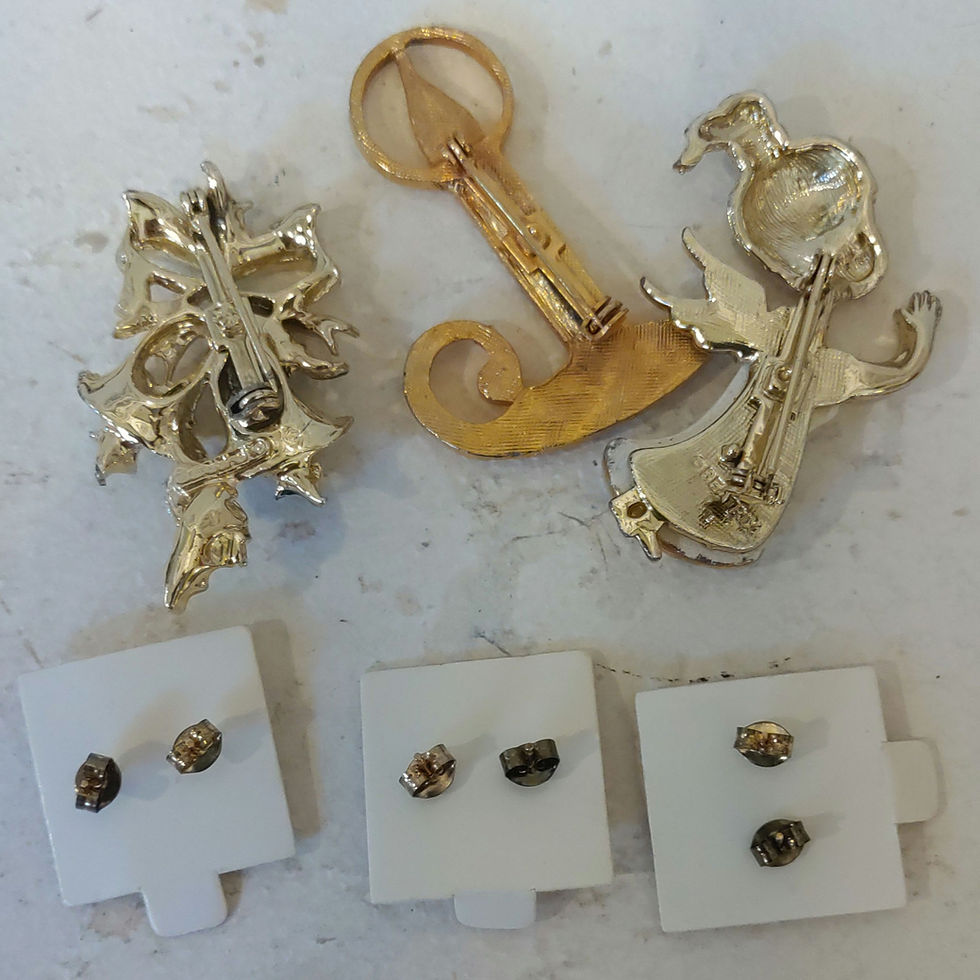 Miniatura: Lot of Christmas Holiday Jewelry 3 Pins and 3 Pair Earrings