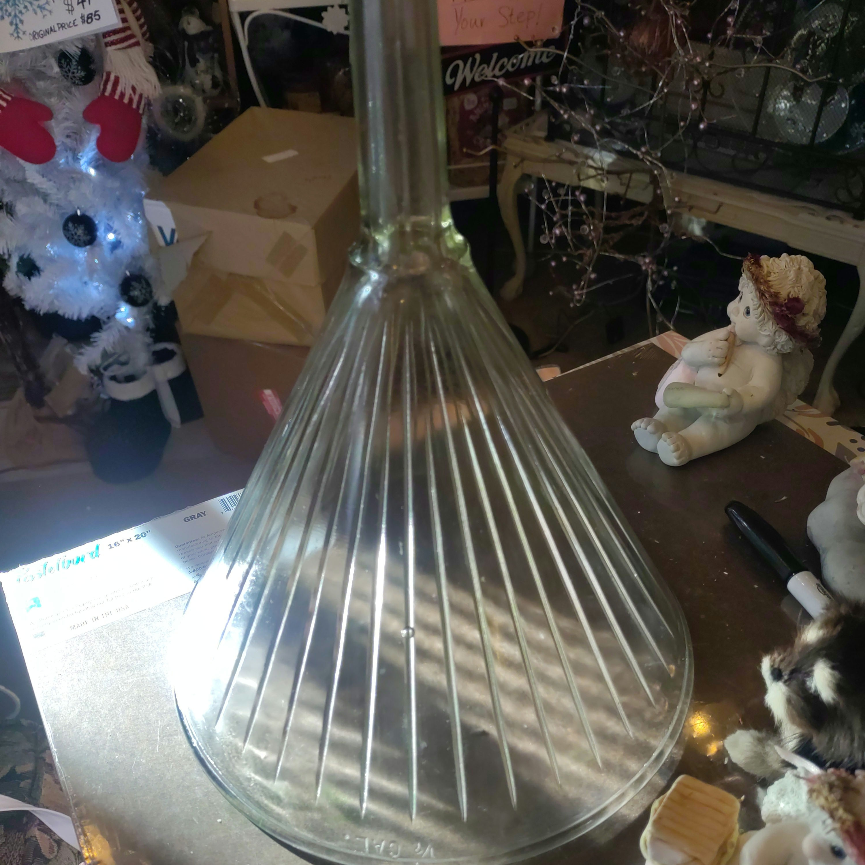 Vintage 32 oz Glass Mooney Air Vent for Liquids
Heavy-molded flint glass funnel