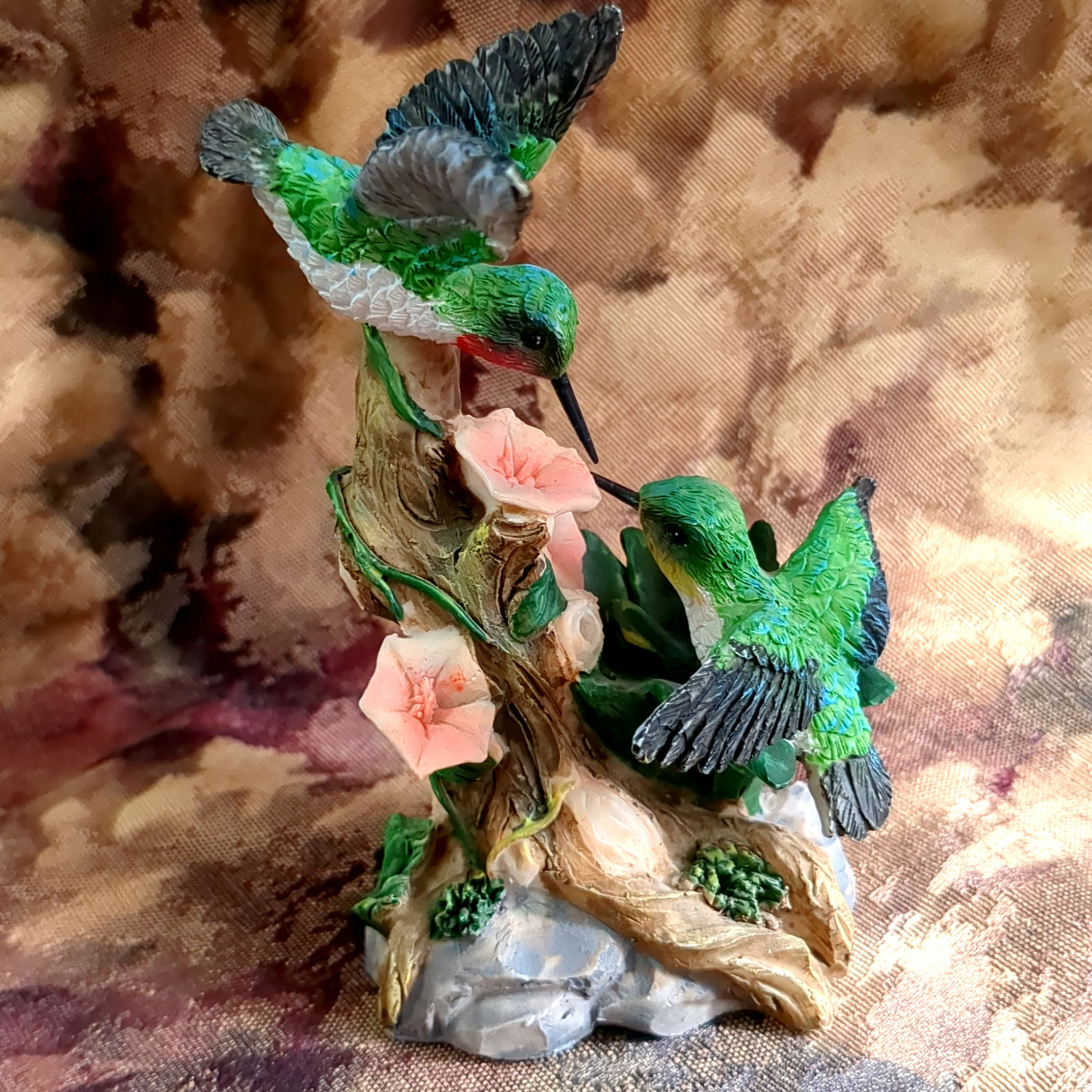 Vintage Heart-Shaped Bunny Family Trinket Box – Porcelain Roses with Gold Trim