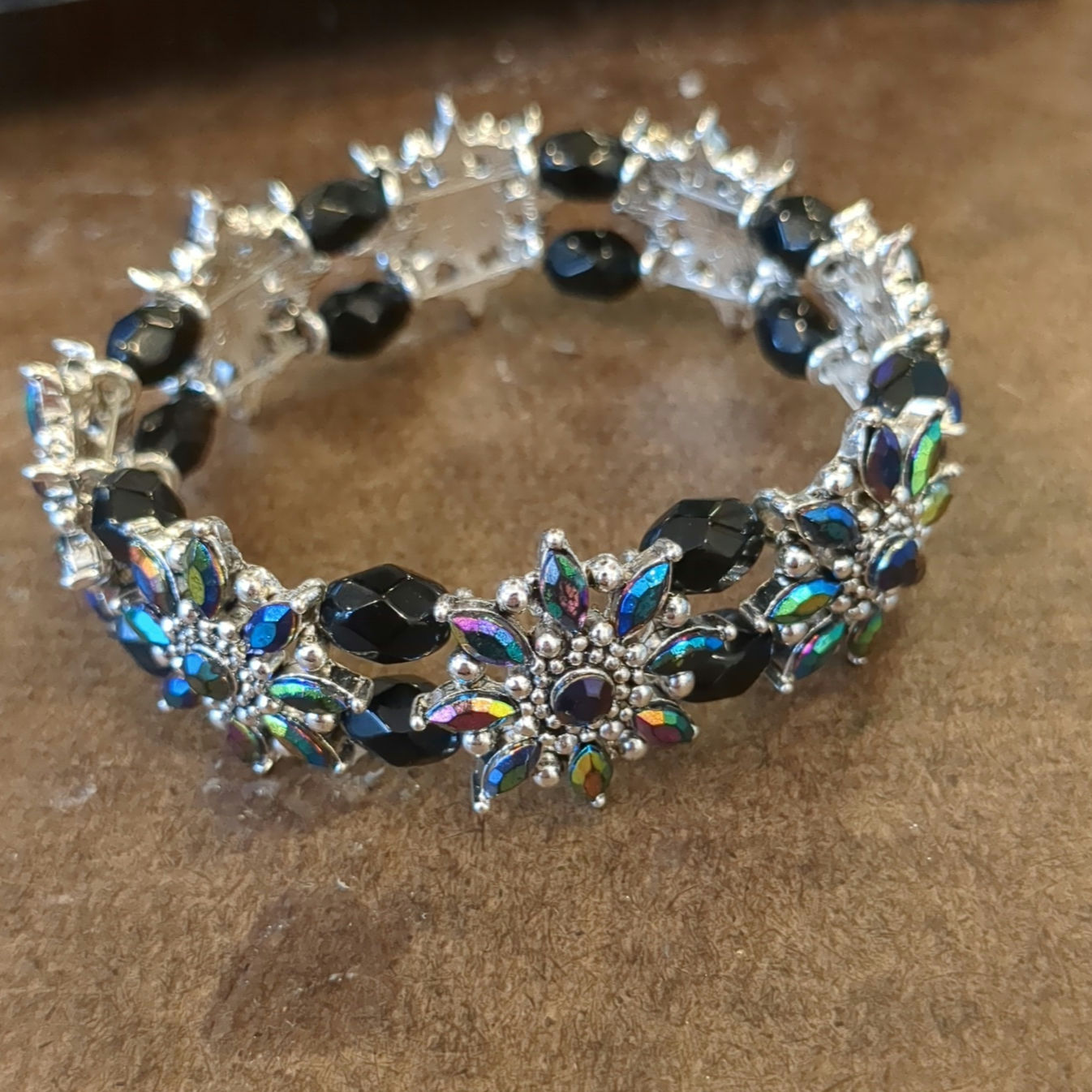 Beautiful Cut Crystals Stretch Bracelet Blues, Greens, Purples, Flower Shapes