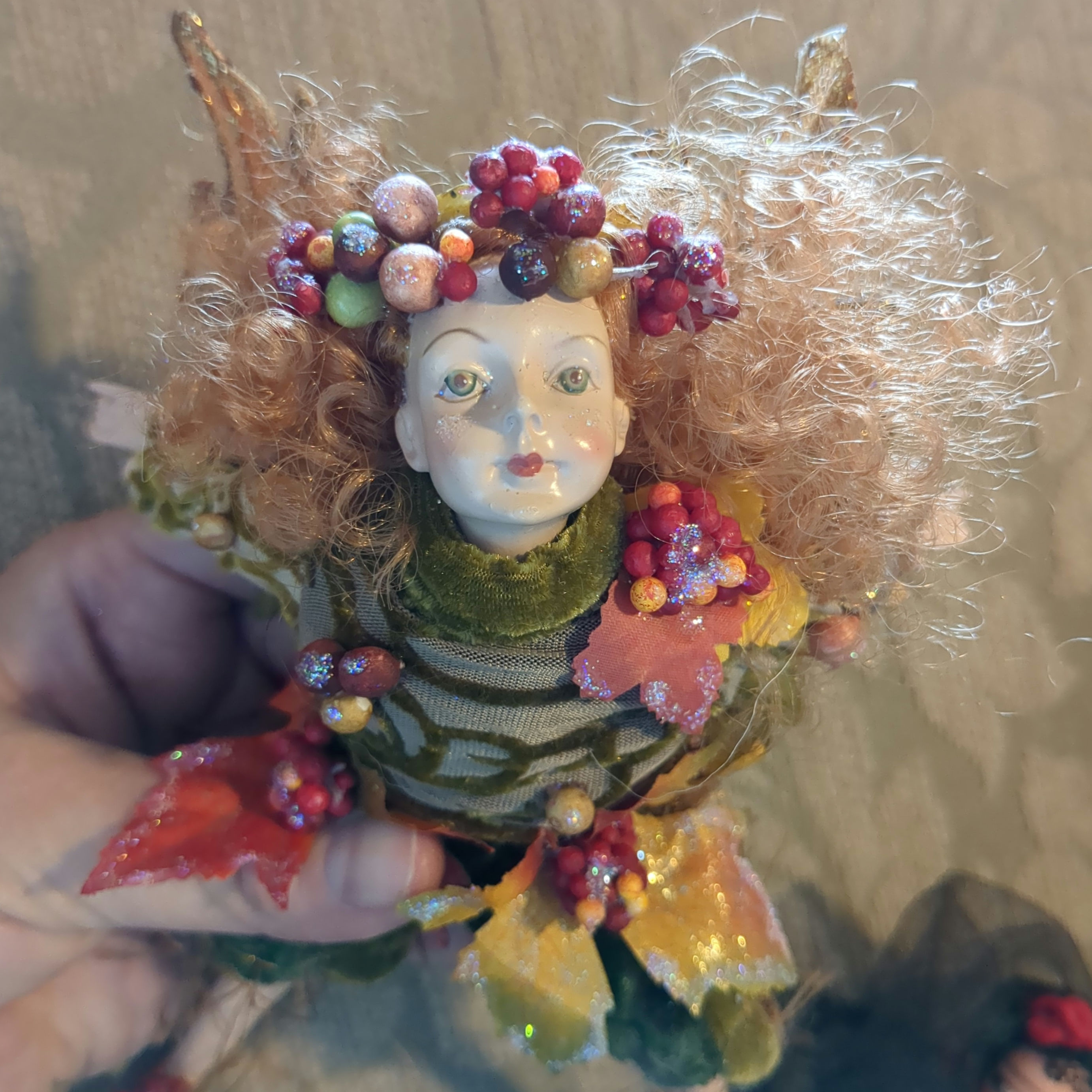 Mark Roberts Autumn / Fall Fairy Girl in Flight Mode.