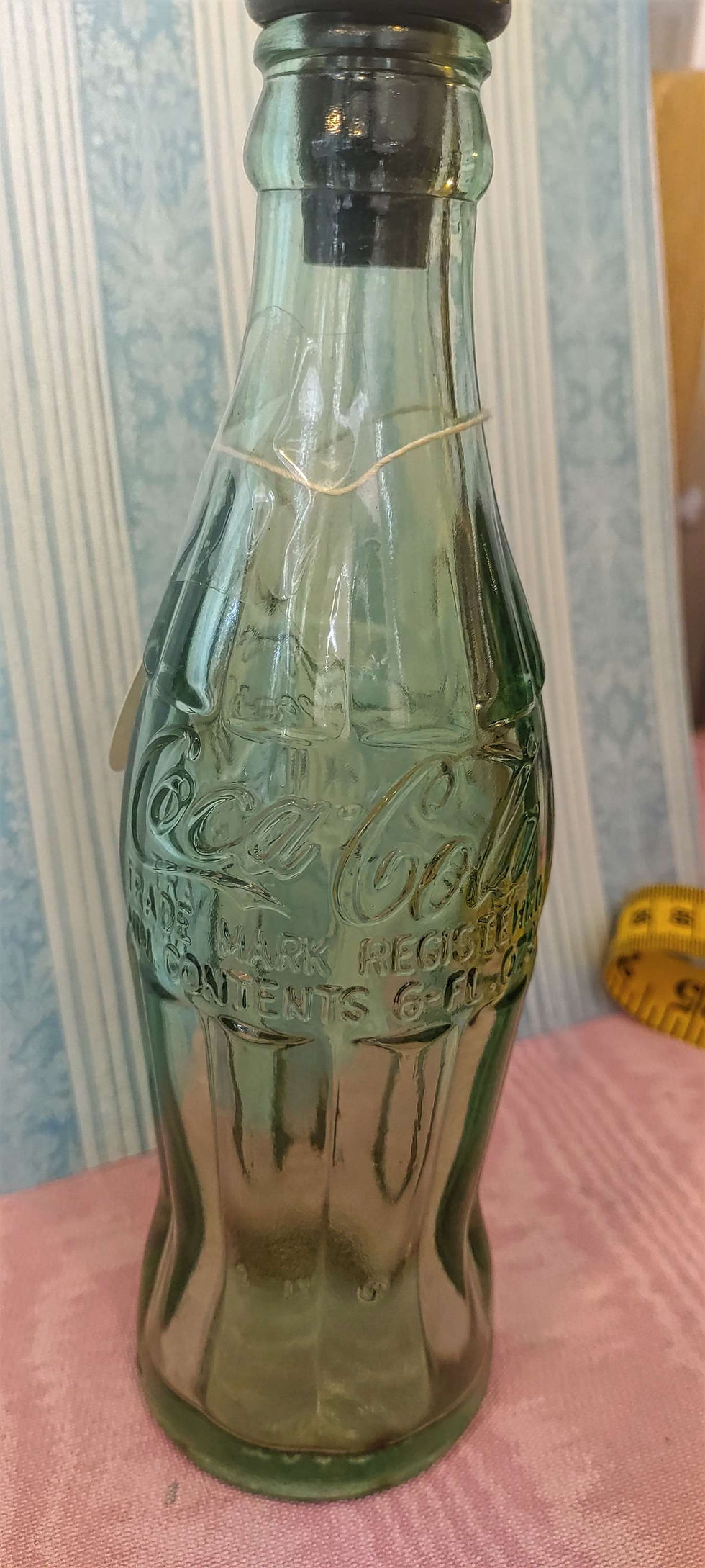 Miniatura: Vintage Coca Cola Bottle 6 fl. Oz from. Topeka, KS