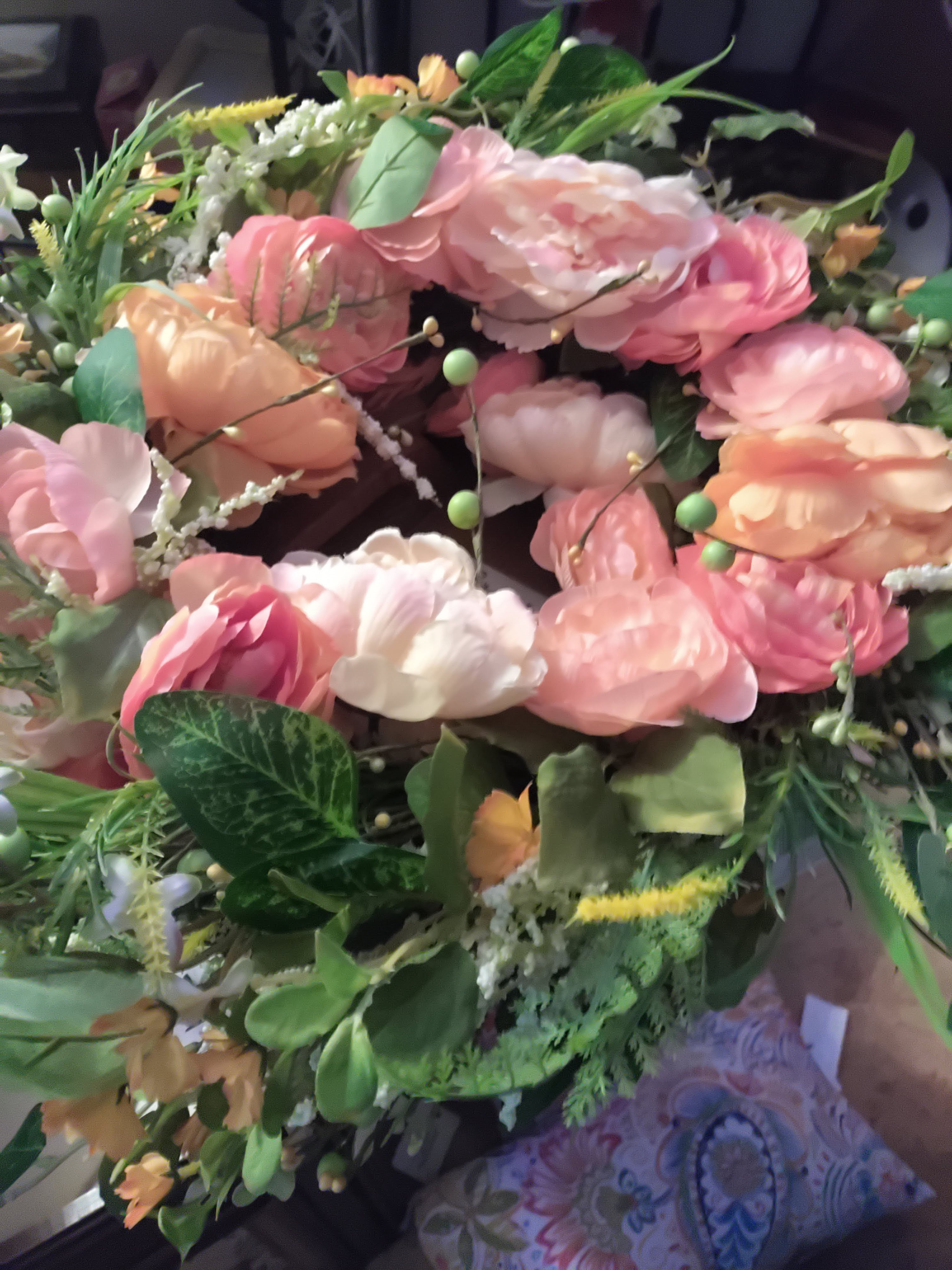 21 in. Floral Wreath with Peach And Mauve Flowers NWT 