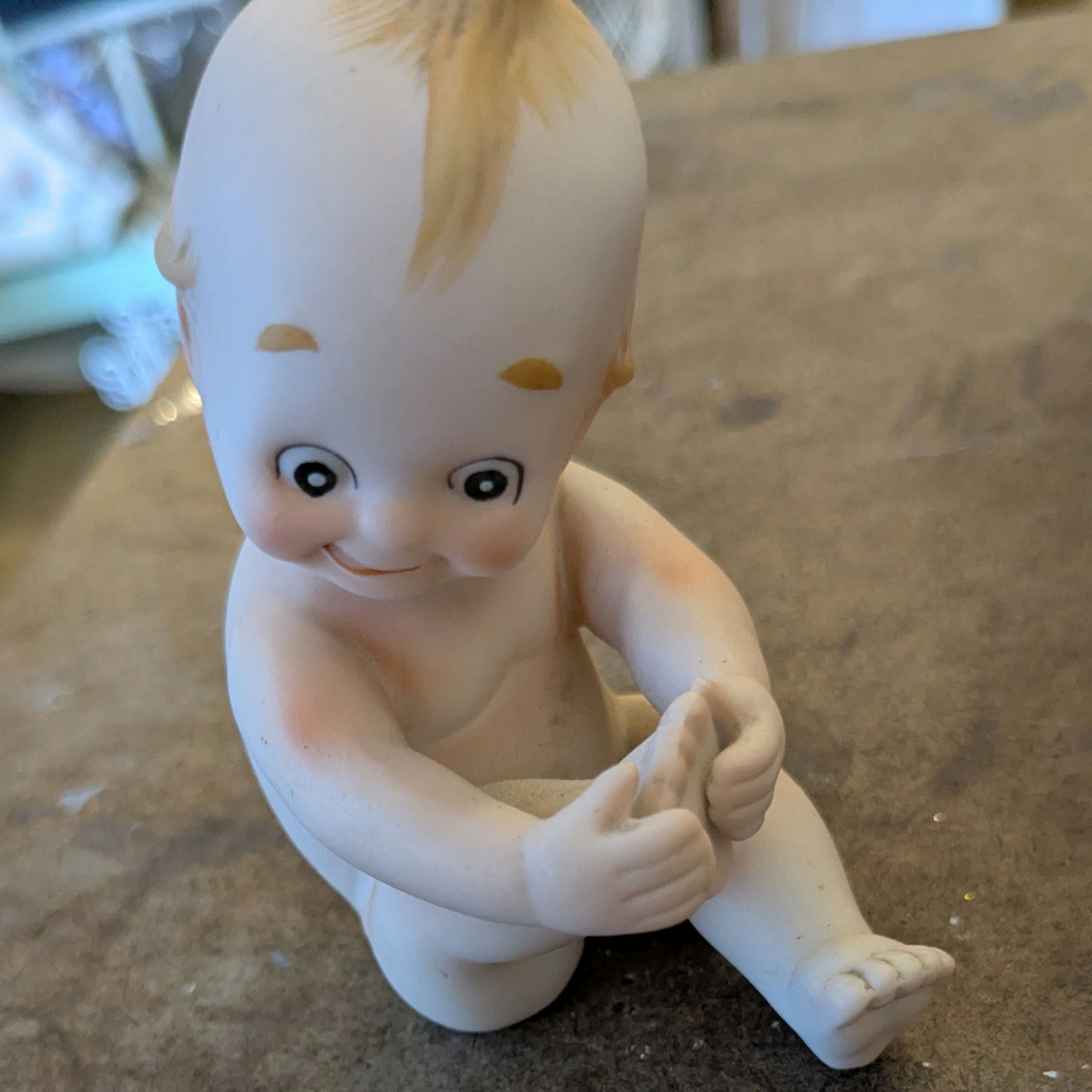 Vintage Lefton Bisque Proud Kewpie (KW913) Holding Right Up Foot w/Hands