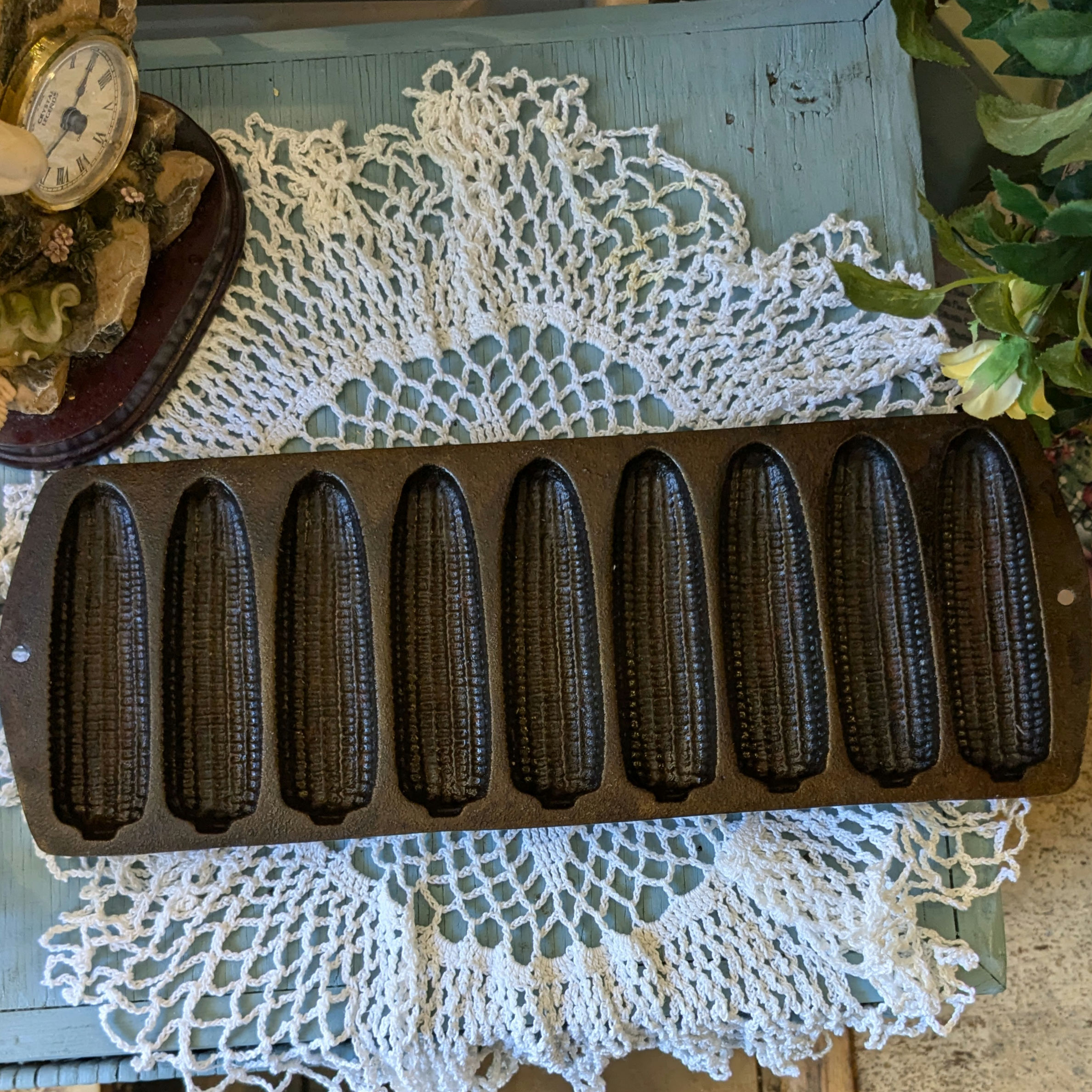 Lodge 927C2 Cast Iron 9 Stick Cornbread Pan