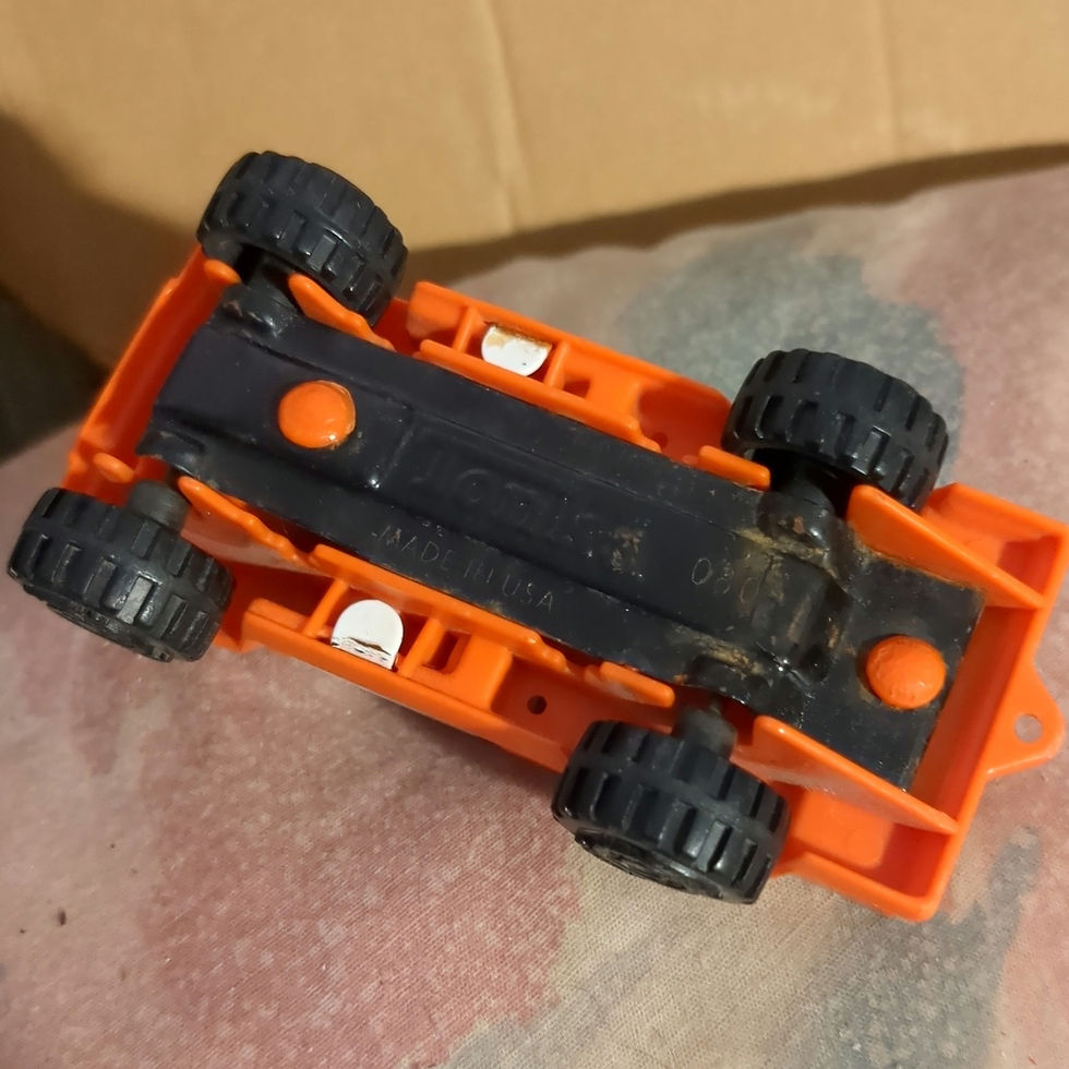 Miniatura:  Vintage Plastic Tonka Pickup Truck - A Nostalgic Classic!