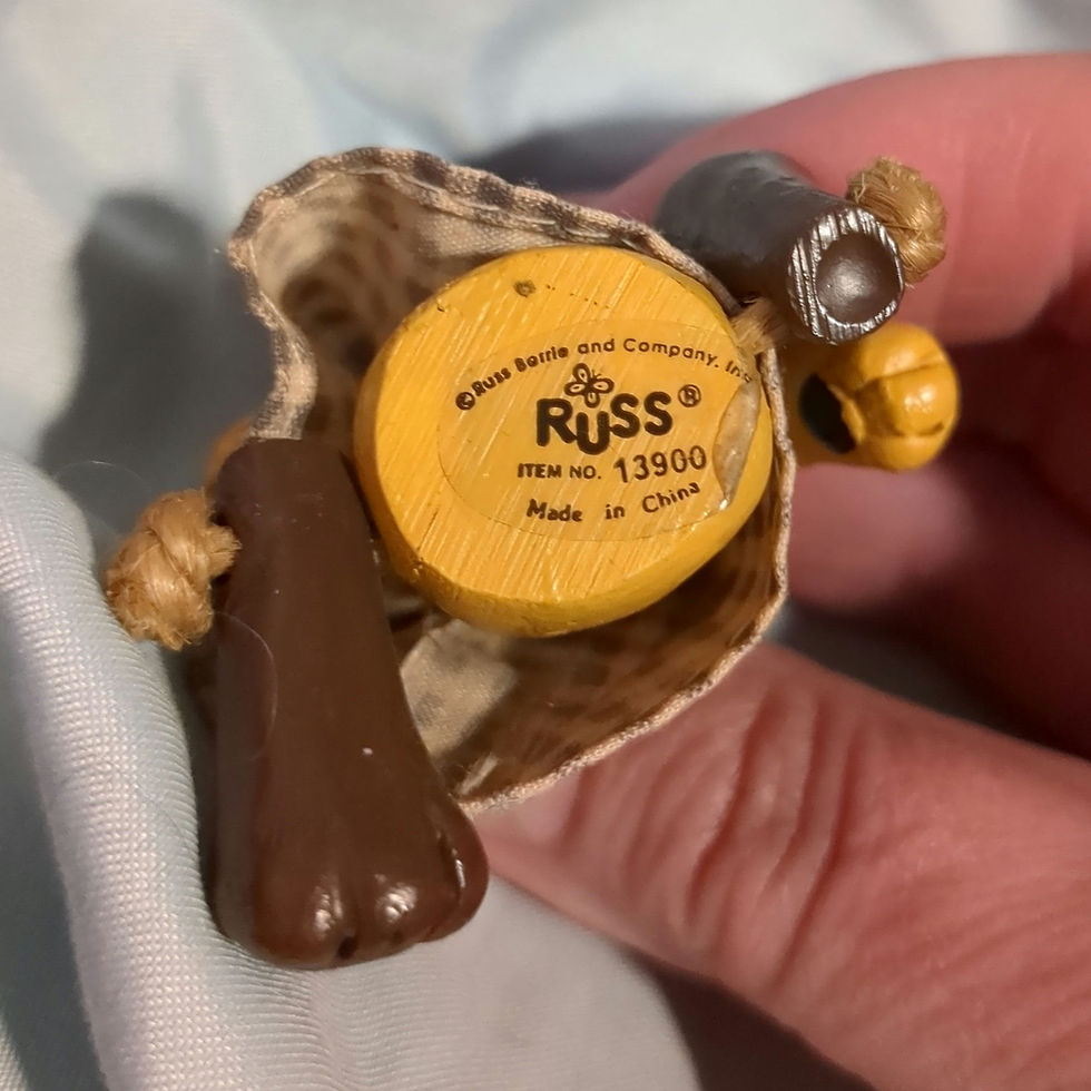 Miniatura: Russ Berrie & Co. Dog Collectible Jointed Mini’s Kin Wooden Shelf Sitter #13900