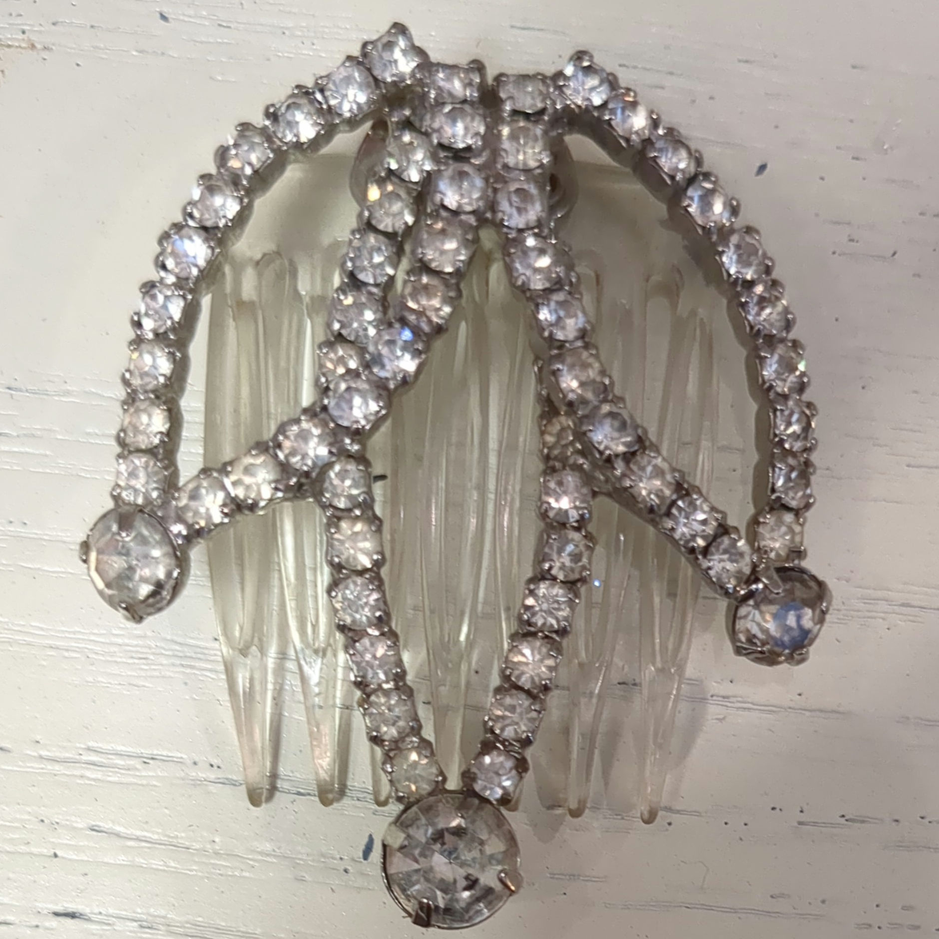 Vintage Silver-Tone Arched Rhinestone Hair Comb – Elegant Art Deco Style Accesso