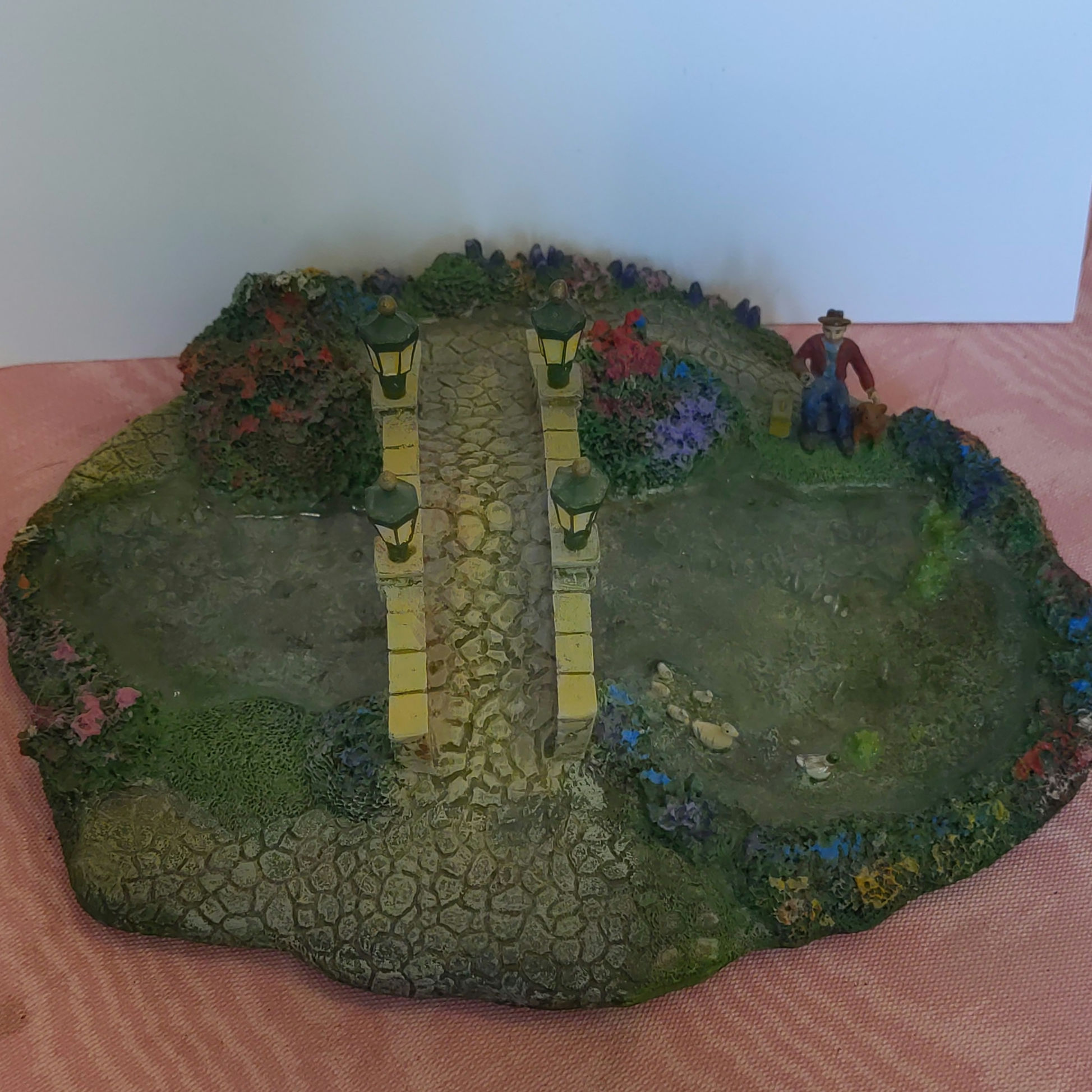 1999 Thomas Kinkade's Lamplight Village Series "Lamplight Bridge" Sculpture 