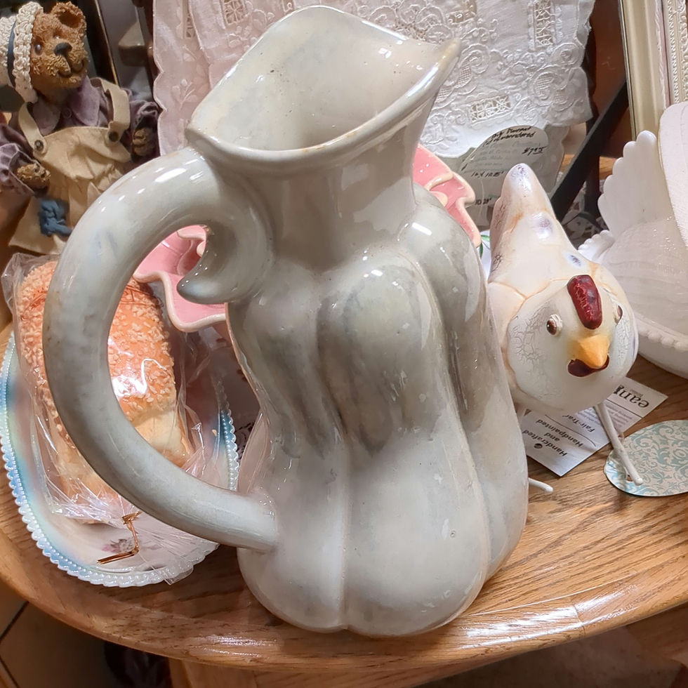 Miniatura: Glazed Gourd Shaped Pitcher or Vase Ecru Color