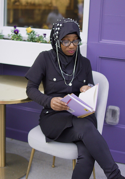 MaddMoniArt Story highlight cover (1).jpg