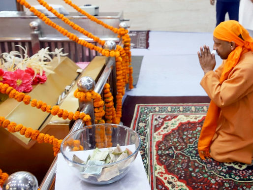 मुख्यमंत्री योगी आदित्यनाथ गुरु नानक देव जी महाराज के 555वें प्रकाश पर्व कार्यक्रम में सम्मिलित हुए