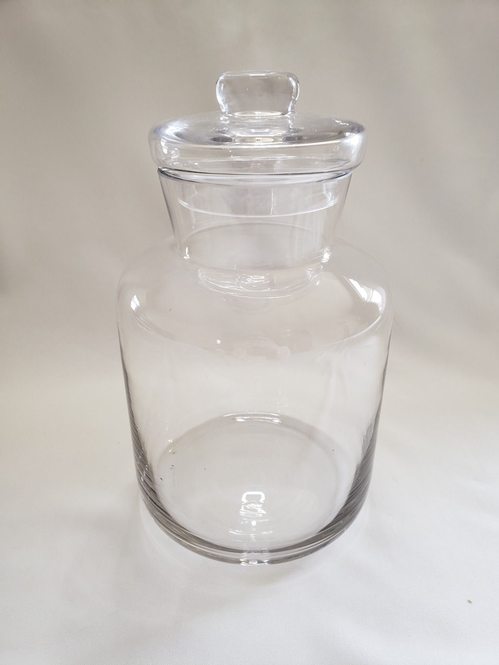 Apothecary Jar W/Lid 10" x 6"