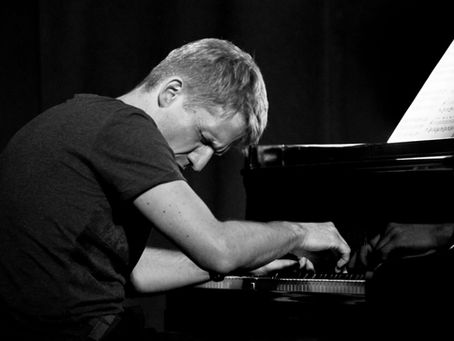 piotr WyleżioŁ - The Expression of Freedom 