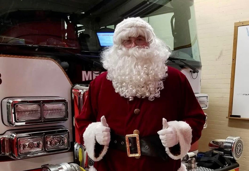 SANTA IS COMING TO TOWN!