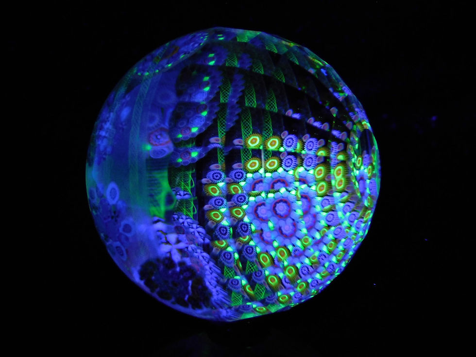 Thumbnail: Cluster Pyramid Marble