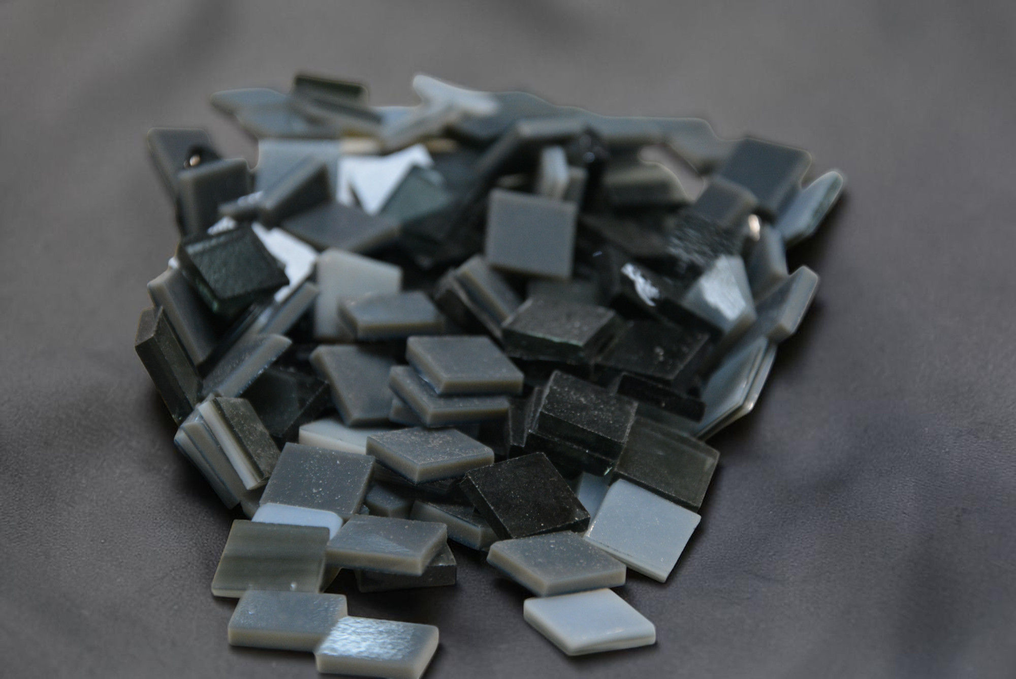 Mosaicos COE96 fusible tiles Grey Opals