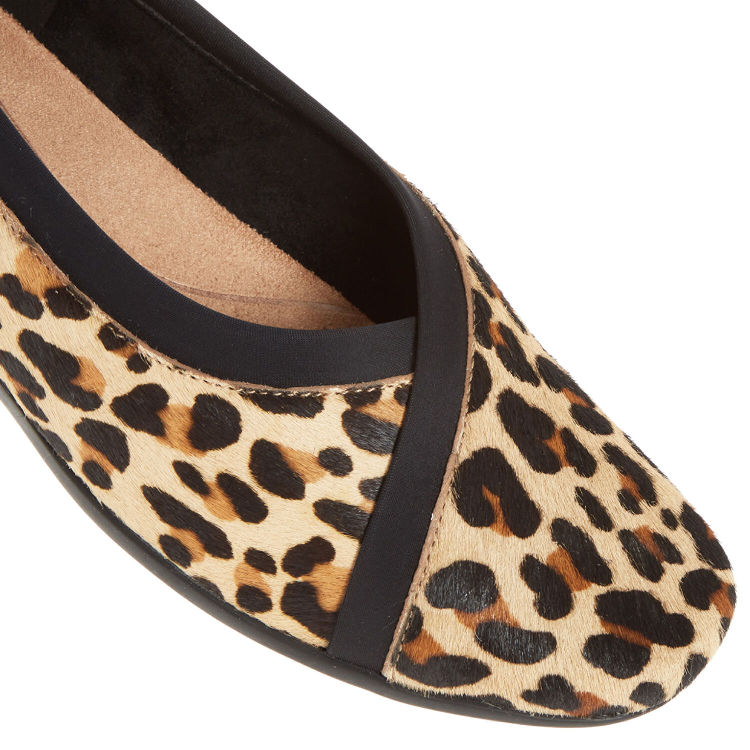 Thumbnail: UN DARCEY EASE by CLARKS Animal Print Shoes