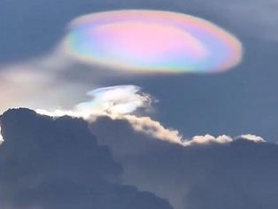 ESTRANHOS SINAIS NO CÉU – Céu da Tailândia, em maio de 2025.