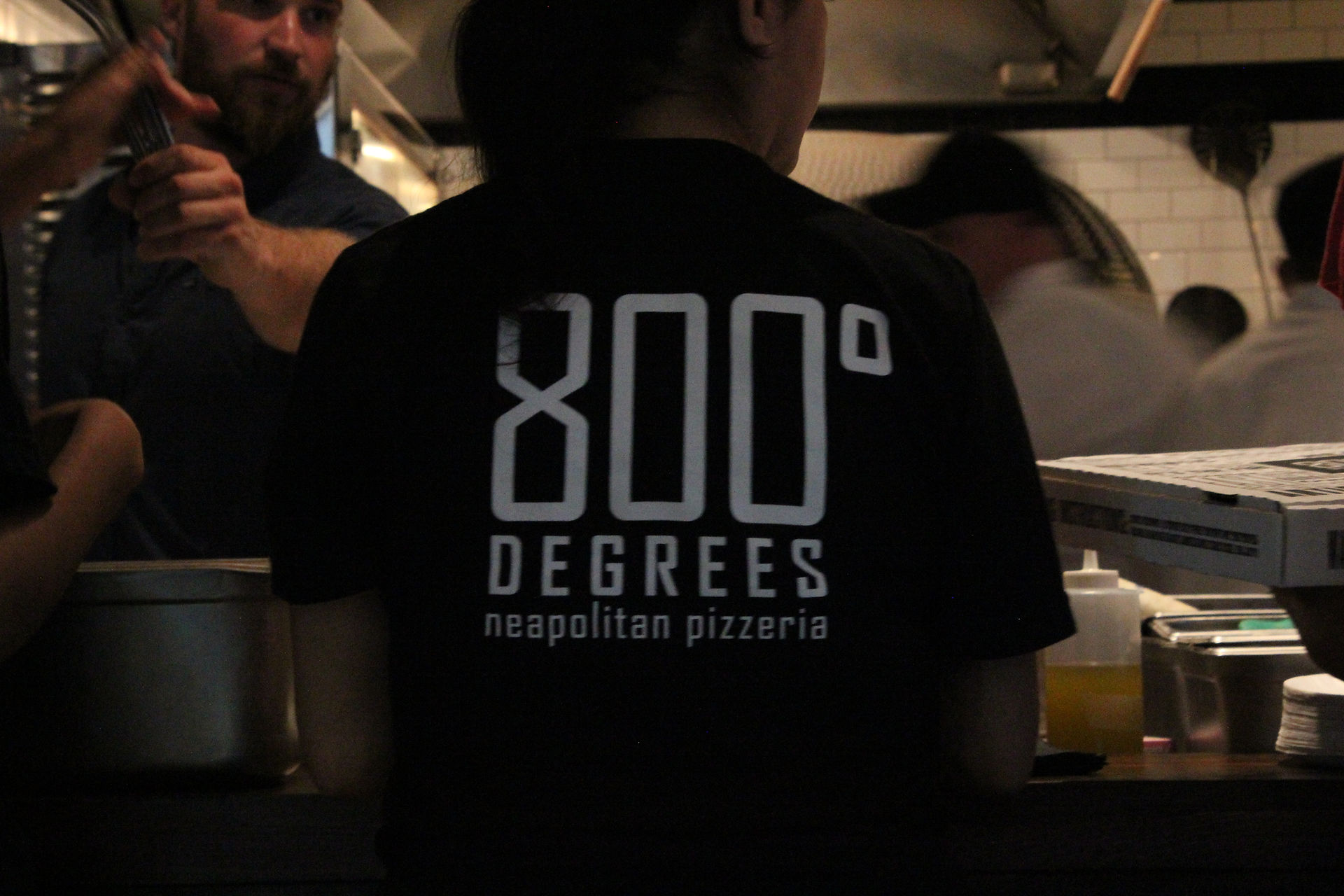 800°