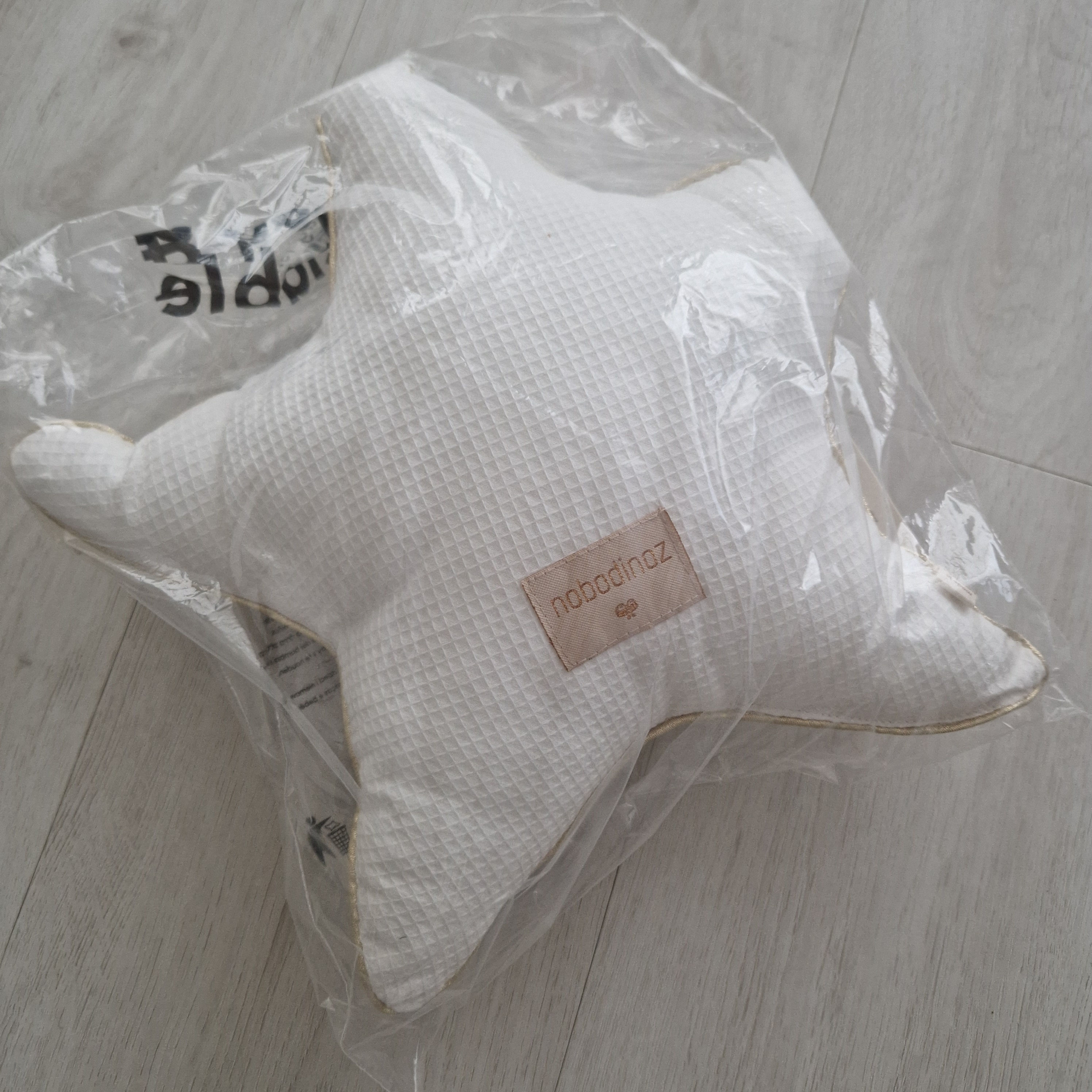 A VENDRE - V001509 - Coussin Aristote White neuf Nobodinoz valeur 24 CHF