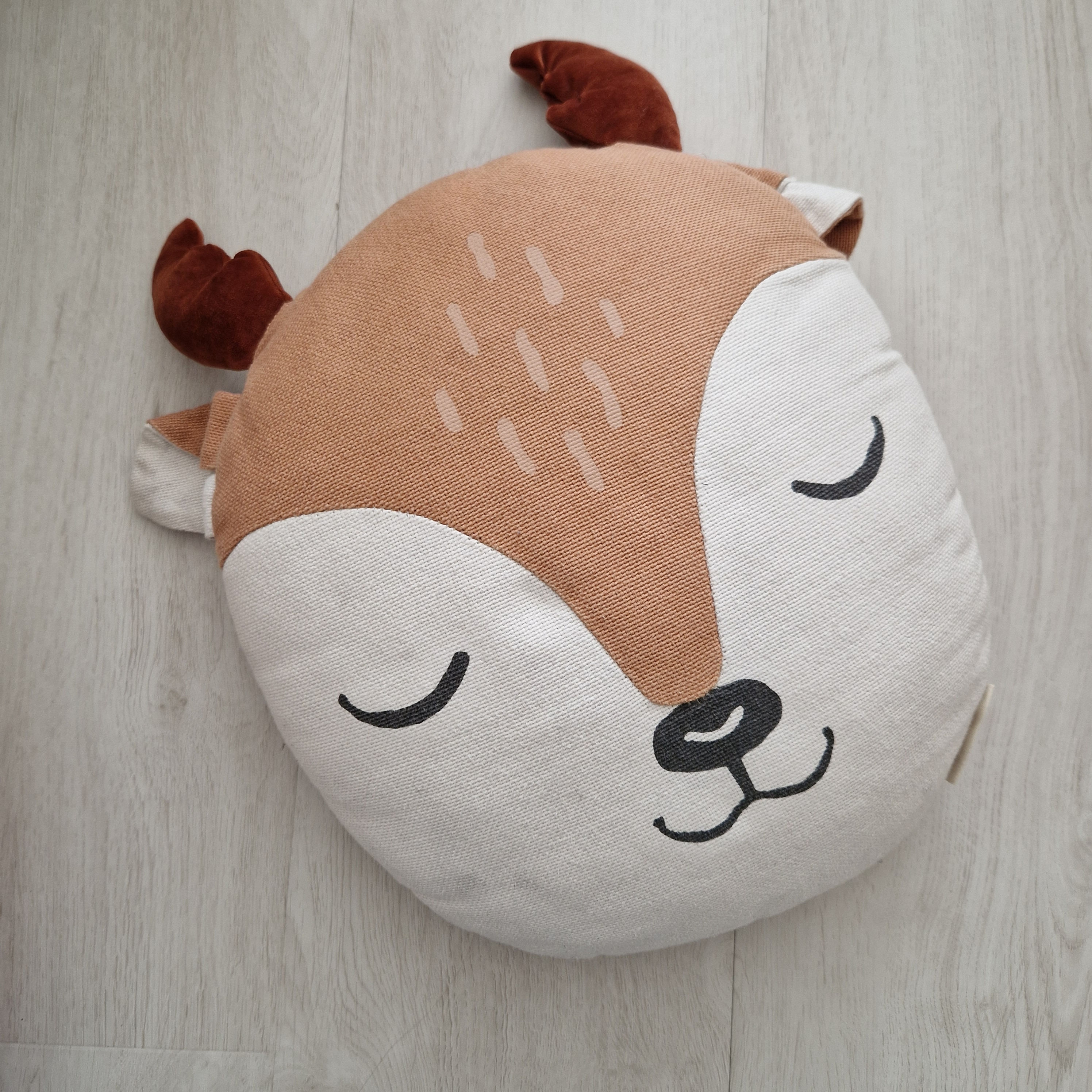 A VENDRE - V000700 - Coussin Biche Sienna brown Nobodinoz valeur 40 CHF