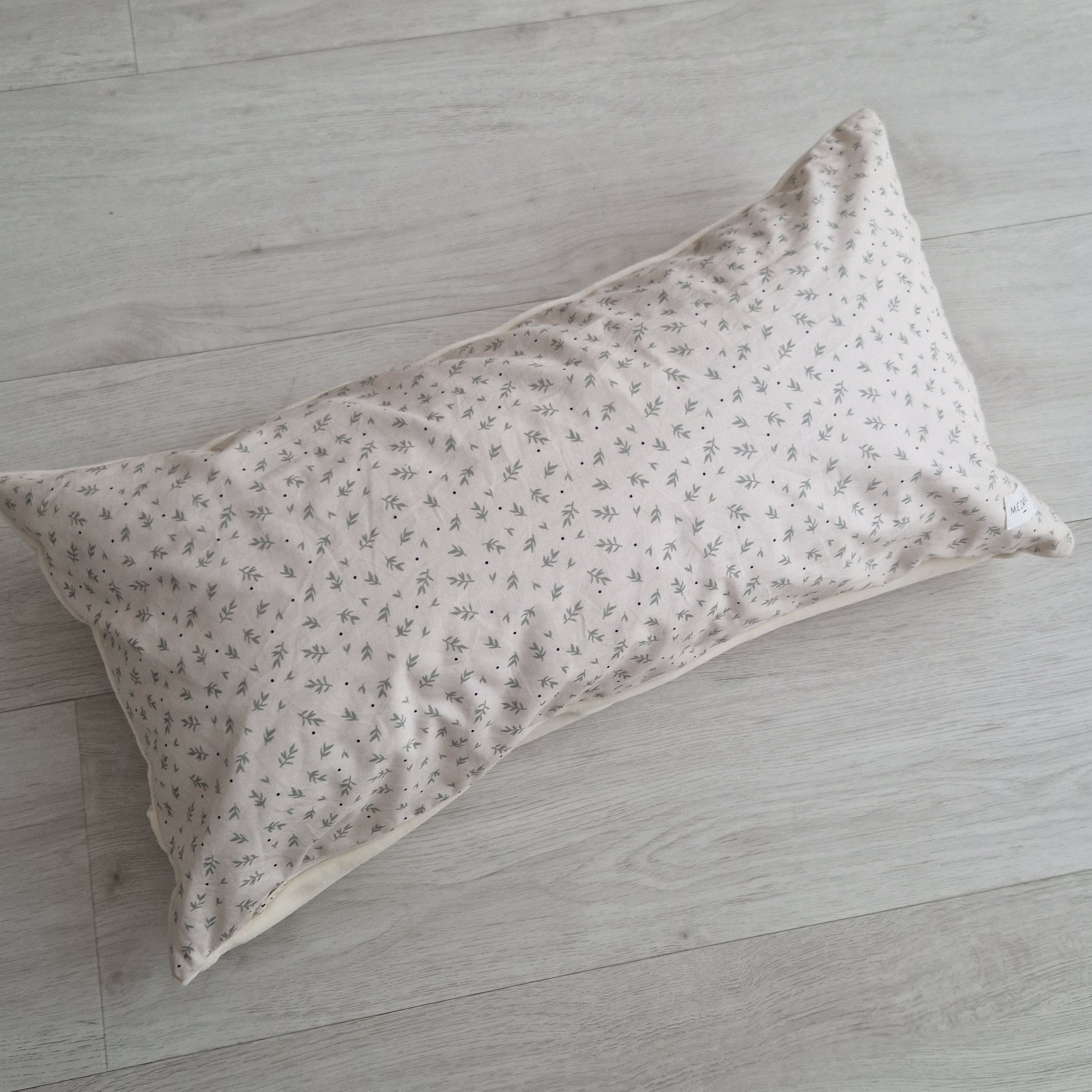 A VENDRE - V001487 - Coussin +One Cueillette Milk valeur 30 CHF