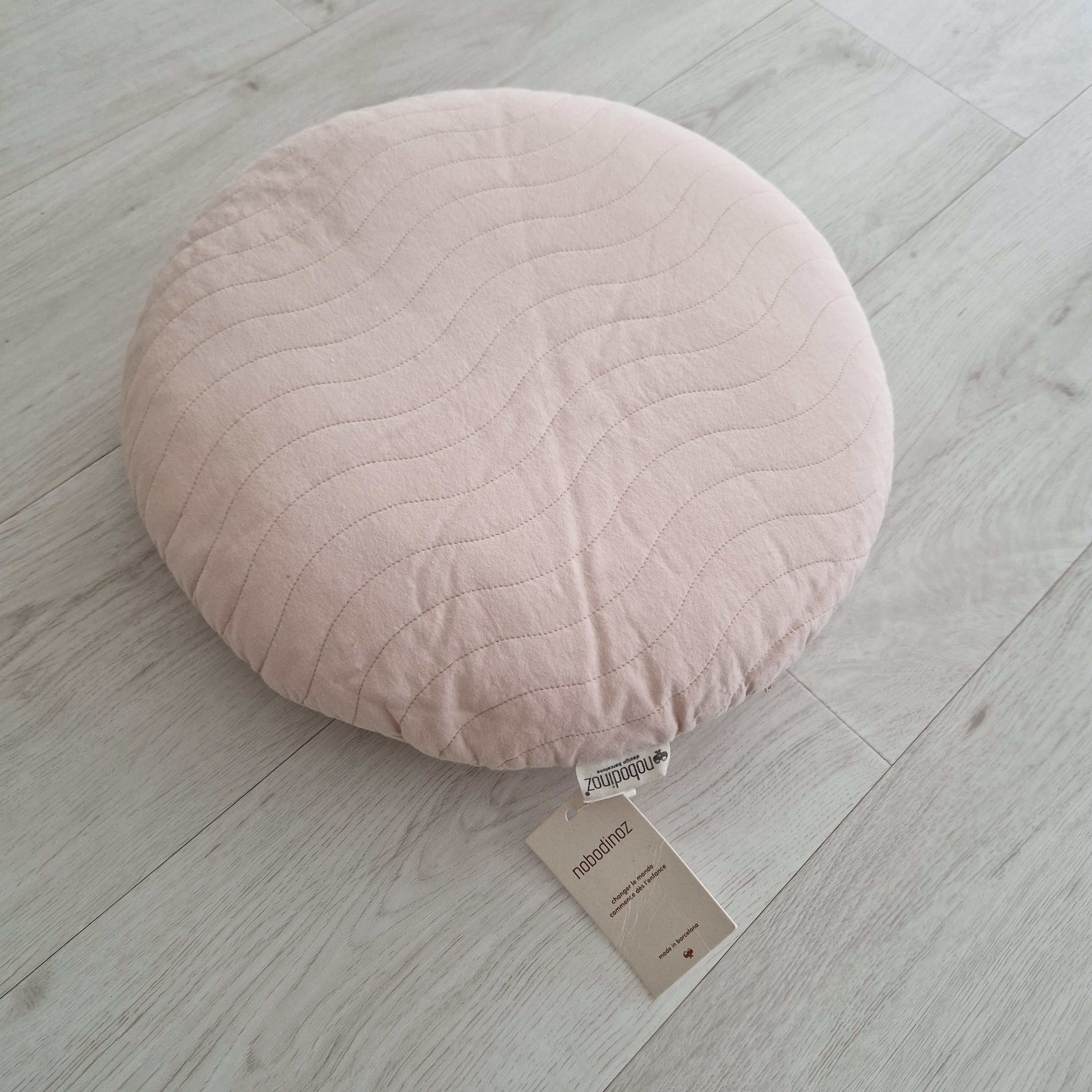 A VENDRE - V001467 - Coussin Sitges Bloom pink neuf Nobodinoz valeur 39 CHF