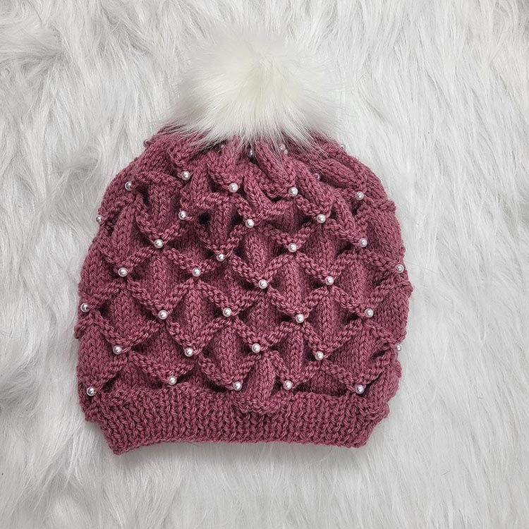 bonnet de princesse en laine, coloris au choix.