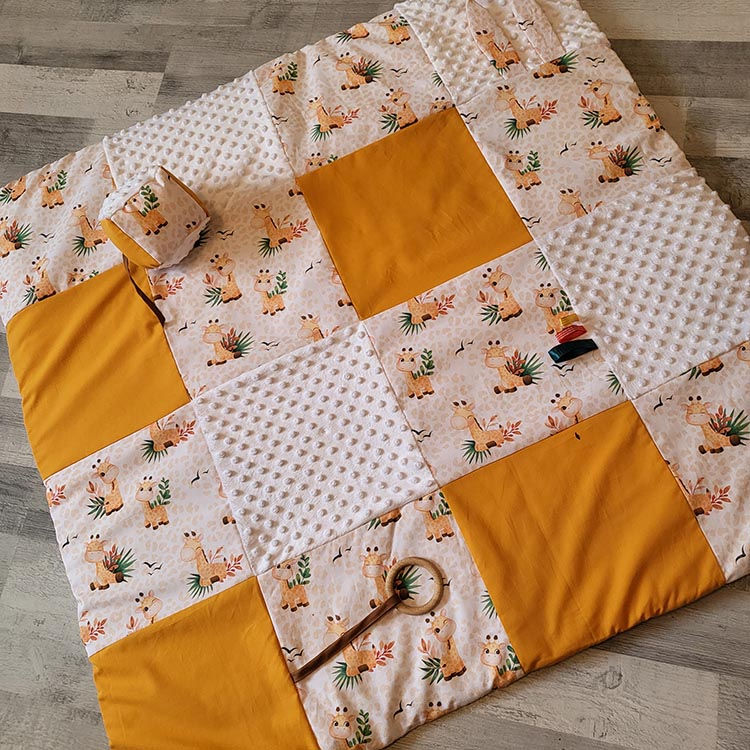 Tapis d'éveil coton et minky.