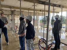 Visite de chantier des alternants accompagnés par Sébastien BRARD, Amandine DA COSTA et Laurent DEHAINE