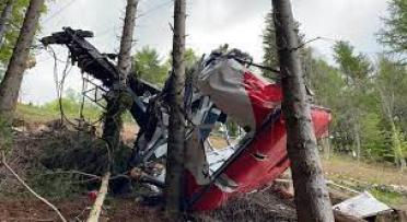 Funivia Stresa-Mottarone, le immagini delle tragedia in cui hanno perso la vita 14 persone - La Stampa