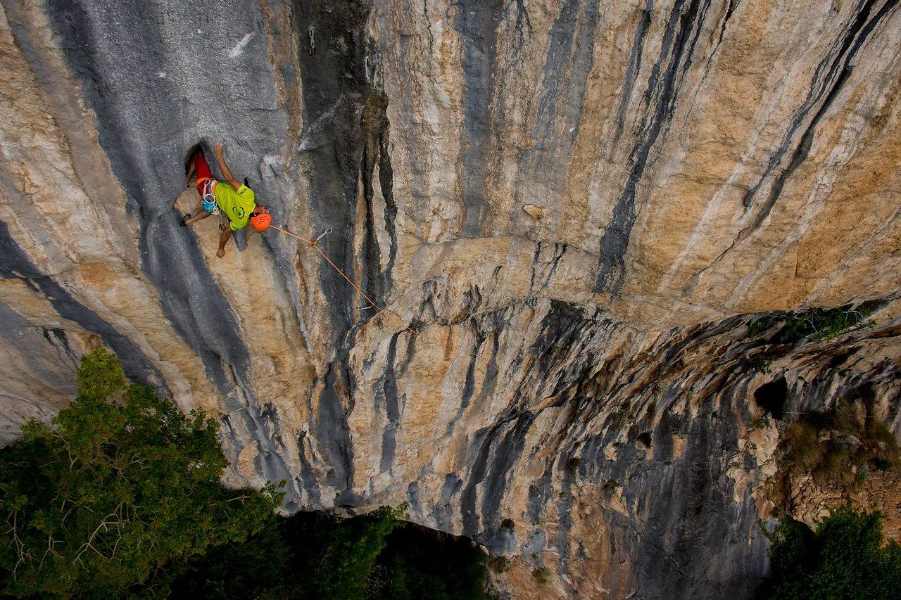 Kneebar training cave