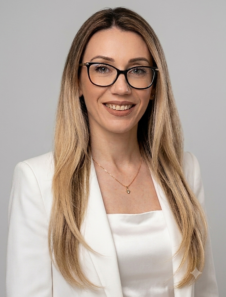 Ina Dimitrova - English Translator and Copywriter