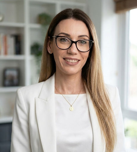 Ina Dimitrova - English Translator and Copywriter
