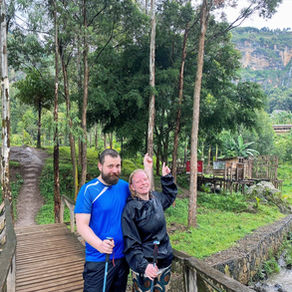 Visitors pointing to Wanale Ridge and Wanale Falls