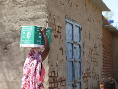 KSrelief distribui 689 cestos de alimentos para famílias necessitadas no Sudão