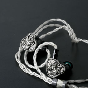 充滿黑膠味的 FlipEars Arion 混合六單元入耳式耳機