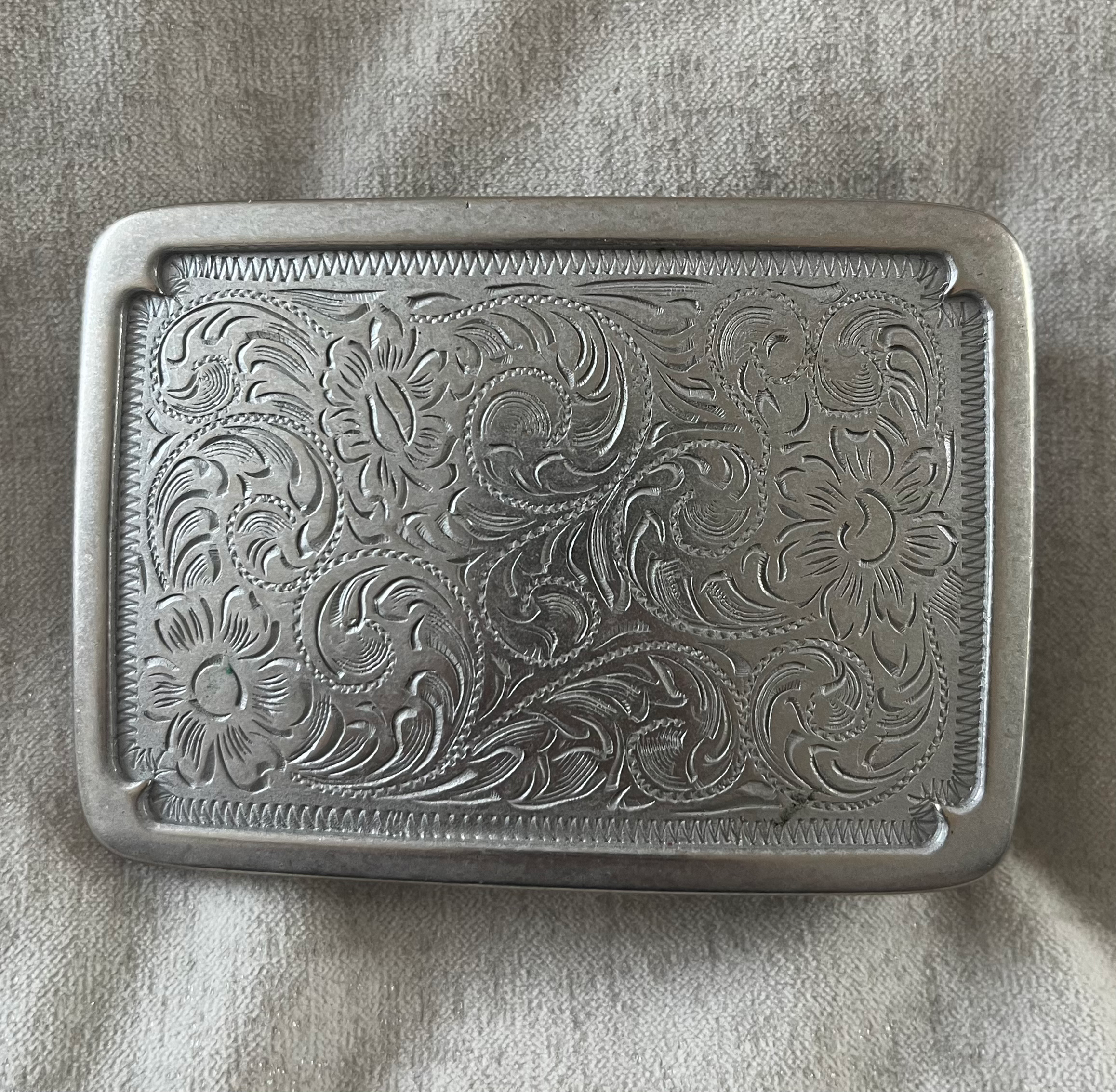Silver Leaf Pattern Buckle