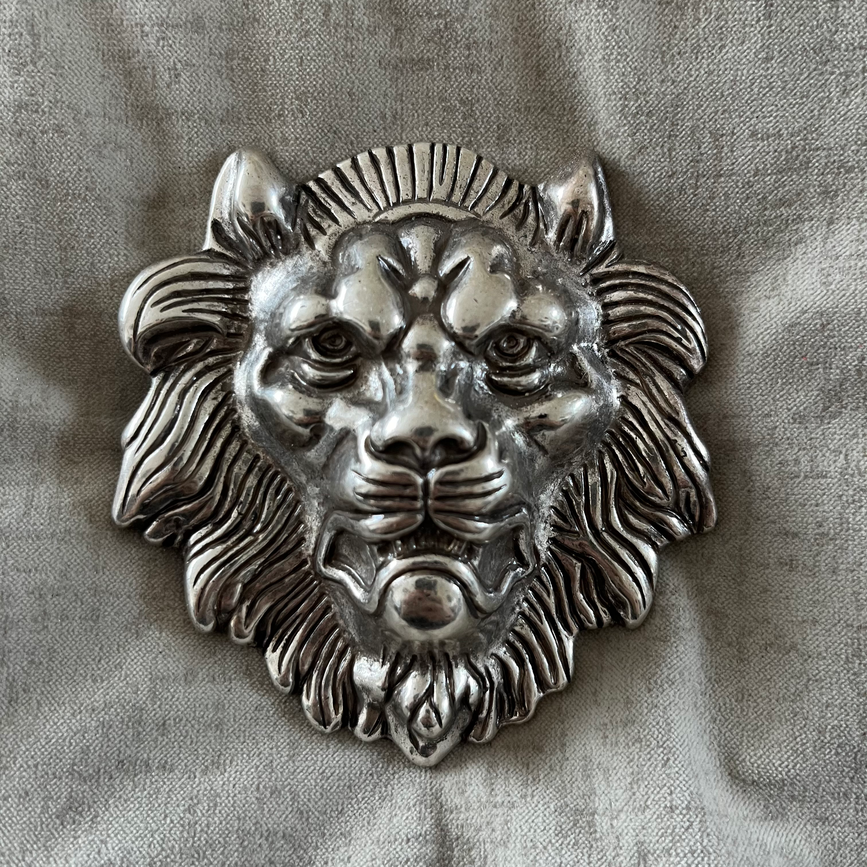 Lion Buckle